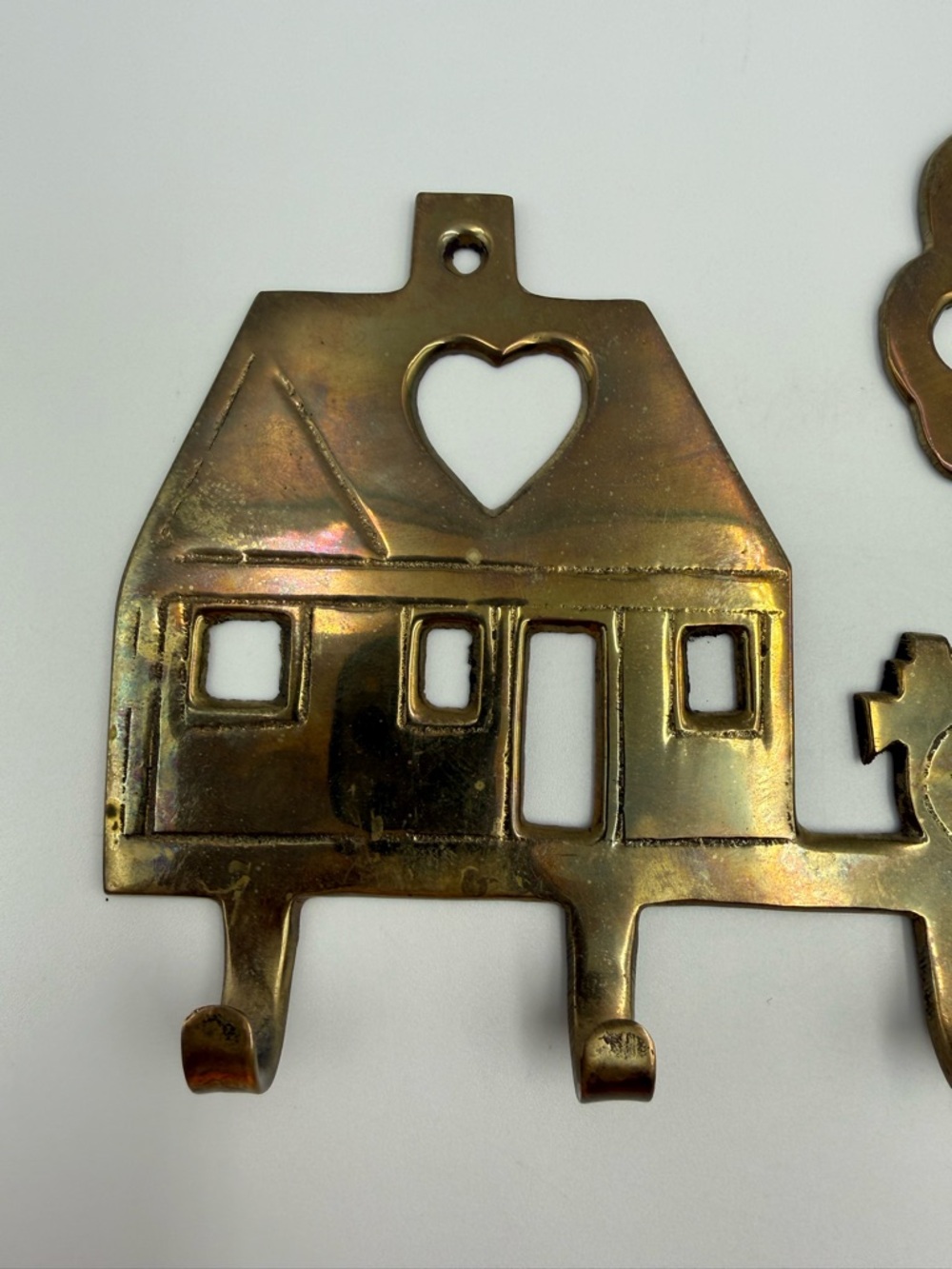 VINTAGE SOLID BRASS KEY HOLDER  4 KEY HOOKs  House Tree Car - Picture 2 of 11